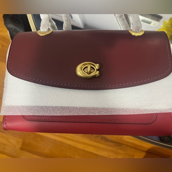 NWT Coach Parker Colorblock Purse w/ Chain Strap in Burgundy/Red Apple Multi 🍎 - Picture 8 of 9